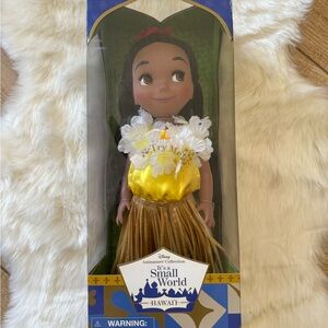 Animator’s Collection It’s a Small World Disney Hawaii Doll